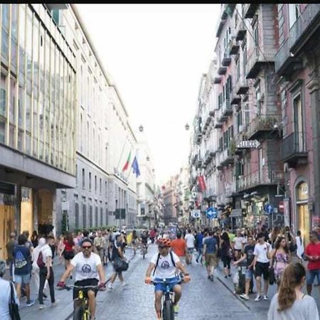 I Tre Re Via Toledo Nápoly Kültér fotó