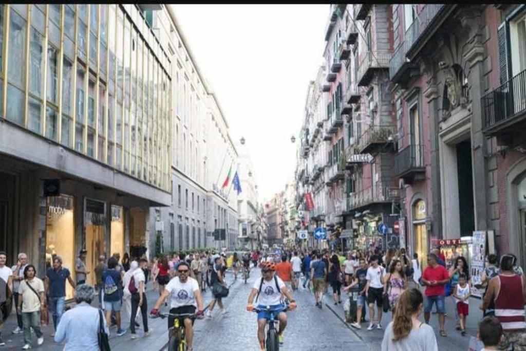 I Tre Re Via Toledo Nápoly Kültér fotó