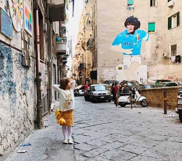I Tre Re Via Toledo Nápoly Kültér fotó
